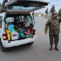 Zapala: caravana solidaria para entregar juguetes y golosinas en escuelas rurales