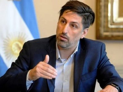 "No es una cuestión de quién tiene la primicia": Trotta volvió a marcarle la cancha a Acuña
