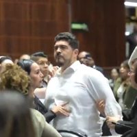 Empujones en la discusión sobre “narcocandidaturas”; acusan a morenista de estar borracho (Videos)