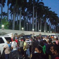 Maestros de la CNTE, normalistas y empleados de salud impiden llegar a AMLO a la mañanera en Chiapas