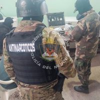 Secuestran 2 kilos de cocaína y 1 de marihuana, y detienen a dos personas