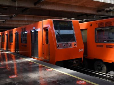 Sheinbaum se reúne con la familia del jefe de estación del Metro fallecido el sábado