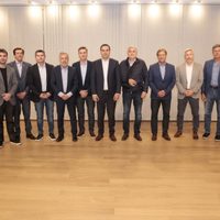 El Gobierno convocó a gobernadores de la UCR para negociar el Presupuesto 2025