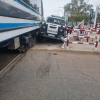 El Tren del Valle chocó a un móvil de la policía de Neuquén