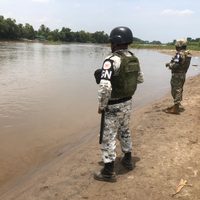 Migrantes arriban a puntos fronterizos de Tabasco y Chiapas… y también la GN