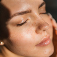 El tónico natural que borra arrugas y rejuvenece tu piel mientras dormís: mirá cómo prepararlo