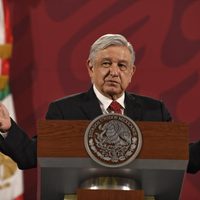 AMLO defiende su política eléctrica y acusa conspiración y saqueo de trasnacionales