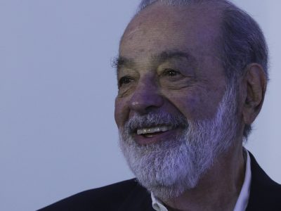 Pemex regulariza adeudos millonarios con Slim mientras proveedores siguen sin cobrar