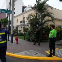 Perú refuerza vigilancia a embajada de México que asila a exministra condenada por conspiración