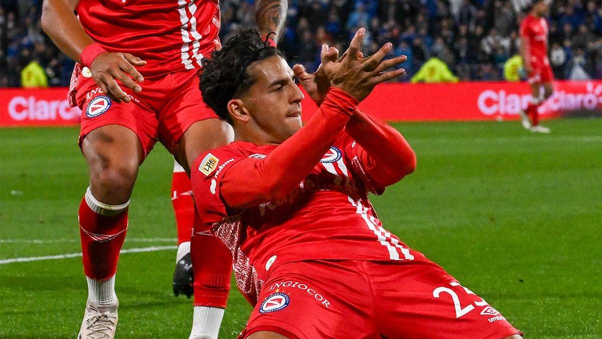Hernán López Muñoz. Cuando la rompe, Argentinos Juniors sonríe y sonríe el fútbol.