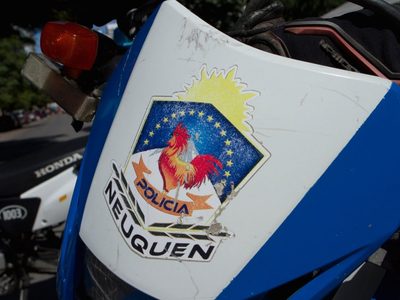 Encuentran a dos personas con pedido de captura en el Bajo de la ciudad de Neuquén