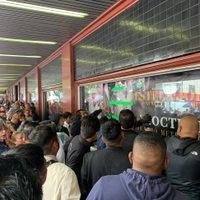 Morenistas generan caos en el Metropólitan para obtener un boleto y ver a Sheinbaum