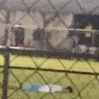 Mujer armada irrumpe en cancha de futbol en Tecpan; mata a presunto narco y a uno de sus escoltas