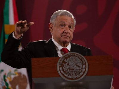 Huachicoleros falsificaron facturas en distribuidora de combustible Valero: AMLO