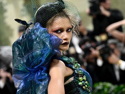 La Met Gala florece con Zendaya, Jennifer Lopez y Mindy Kaling