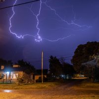 Un fuerte ciclón traerá tormentas y fuertes vientos durante las celebraciones de Fin de Año