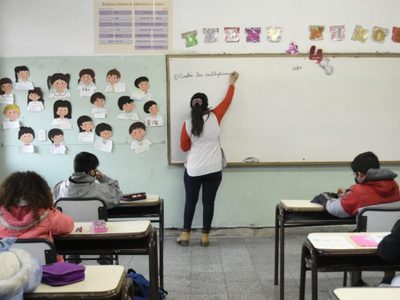 De cuánto será el aumento de sueldo para los docentes de Río Negro
