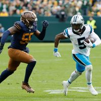 Rico Dowdle y Ryan Fitzgerald le dan a los Panthers una victoria de 16-13 sobre los Packers
