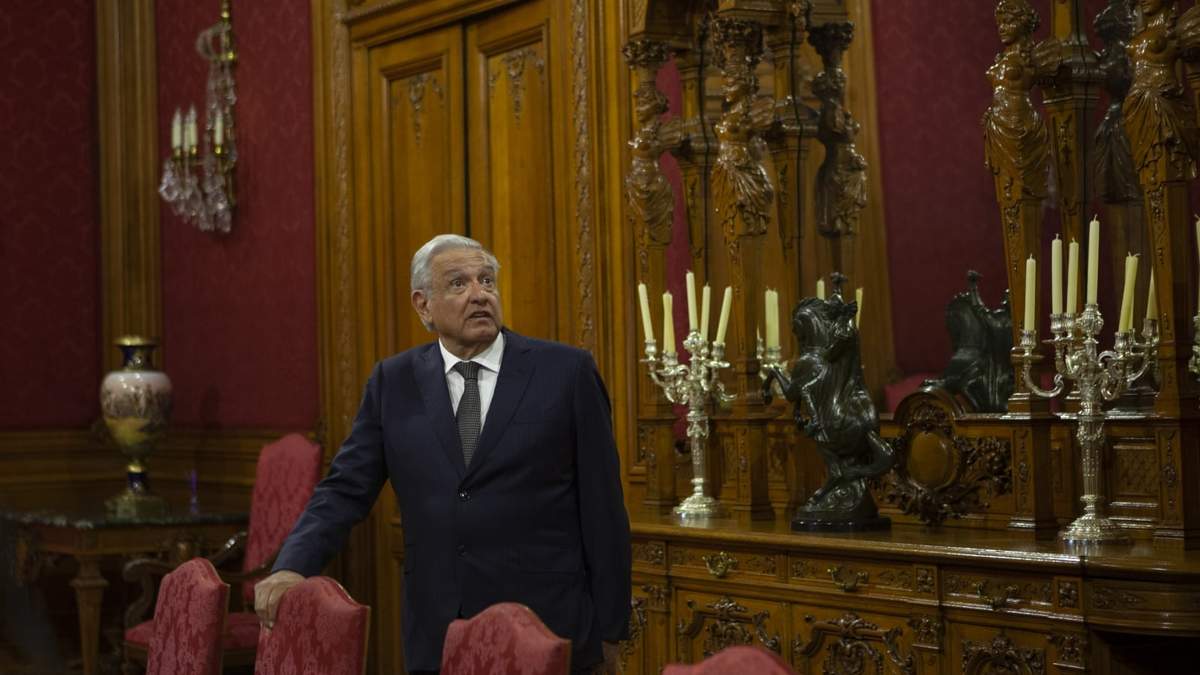 Entre los contratos otorgados a la empresa tabasqueña está el de los servicios de limpieza a Palacio Nacional