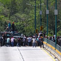 Caos en Chilpancingo: Pobladores irrumpen y hacen destrozos por líder transportista detenido
