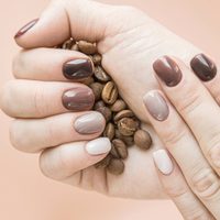 Nail Art: diseños inspirados en los colores del otoño, perfectos para uñas cortas