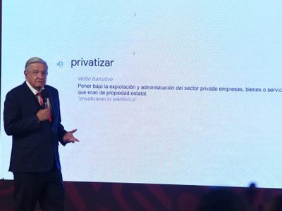 Deberían estar hincados y pidiendo perdón: AMLO a gobiernos que privatizaron recursos