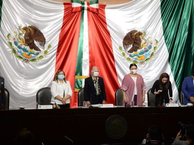 Sánchez Cordero niega estar al servicio de un patriarca, como acusa panista