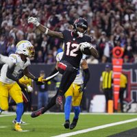 Texans interceptan 4 pases de Herbert y vencen 32-12 a Chargers en ronda de comodines