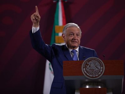 Congreso de Perú declara a AMLO "persona non grata"