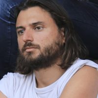 Grabois volvió a criticar al Gobierno y dijo que “no roban, pero no hacen”
