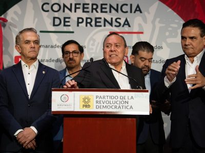 Mancera y Aureoles, aspirantes del Frente Amplio por México, son los número uno... pero en promotore