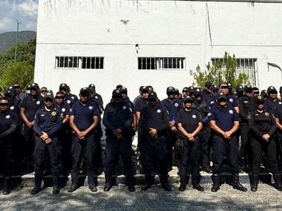 Detienen a 98 policías de Tonalá, Chiapas, por no poder acreditar su cargo
