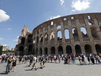 Italia impone multas a agencias de venta de boletos para el Coliseo de Roma