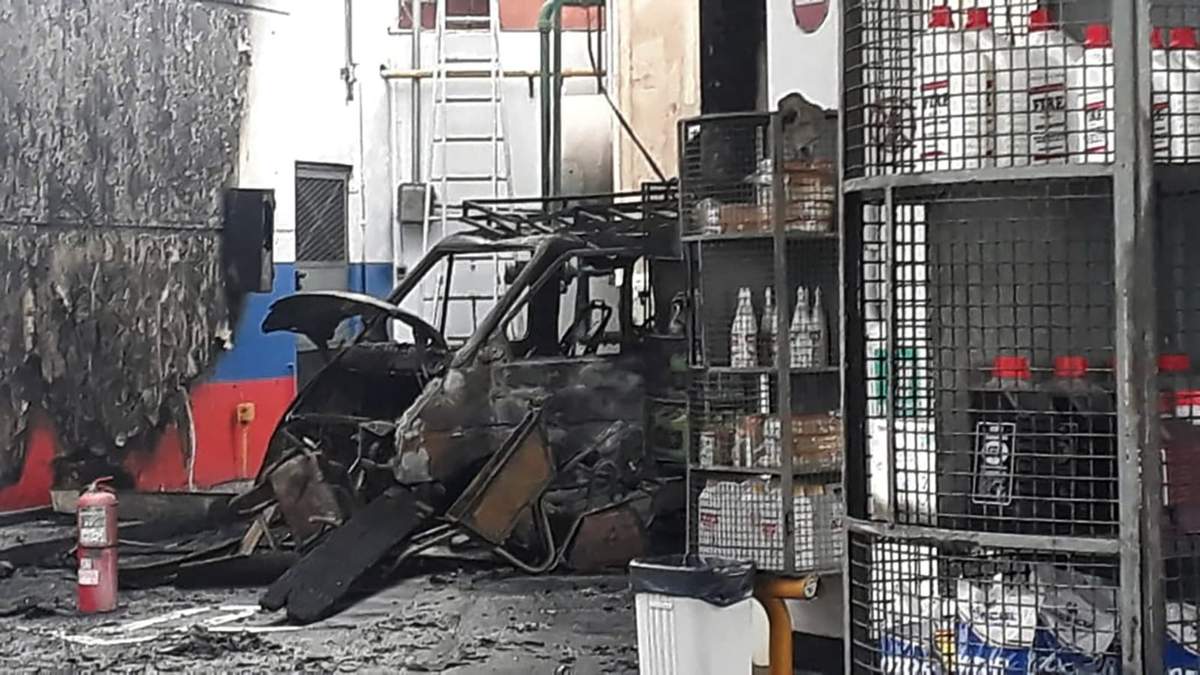 Un camión explotó en una estación de servicio de YPF. Fuente: (Twitter)