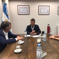Con nuevas obras, Javier Bertoldi volvió a Centenario tras su viaje a Buenos Aires
