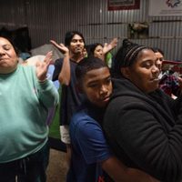 Migrantes varados en México intentan comenzar una nueva vida fuera de EU