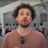 Luisito Comunica publica video de megacárcel de El Salvador y lo acusan de propagandista de Bukele