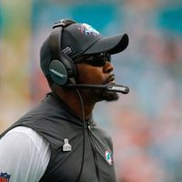 Exhead coach de los Delfines de Miami demanda a la NFL por discriminación racial