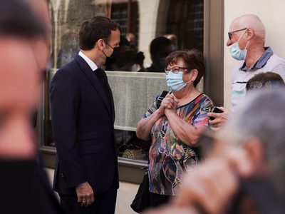 Francia dejará de exigir cubrebocas a partir de este jueves