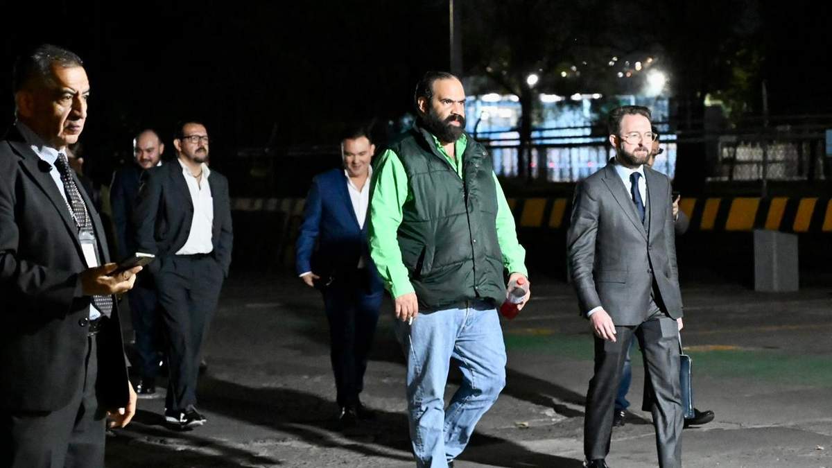 Salida de la audiencia de familiares y abogados de Javier Duarte