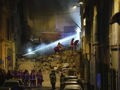 Hay 8 desaparecidos tras derrumbe de edificio en Marsella