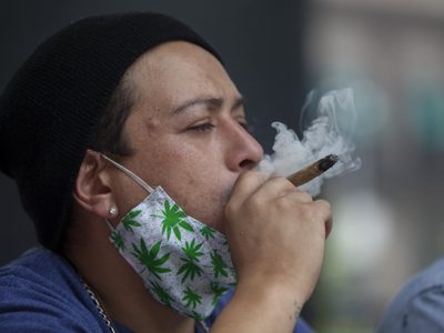 Estudian efectos a largo plazo del consumo de mariguana entre los adolescentes