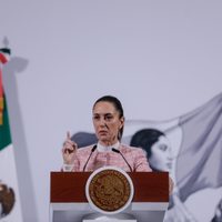 Sheinbaum pide apoyar a mexicanos desempleados por incendios en Los Ángeles