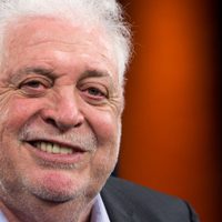 Ginés González García agita el pañuelo verde e intenta despenalizar el aborto