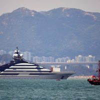 Hong Kong se niega a actuar contra el superyate ruso que se encuentra en sus muelles