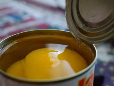 No tires las latas de durazno, mirá cómo hacer con ella un portacuchillos hermoso y así tener ordenada tu cocina
