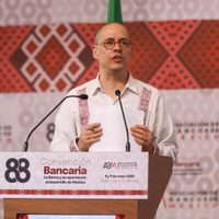 Convención Bancaria: Peña Merino evade a la prensa y hace mutis sobre reforma a telecom