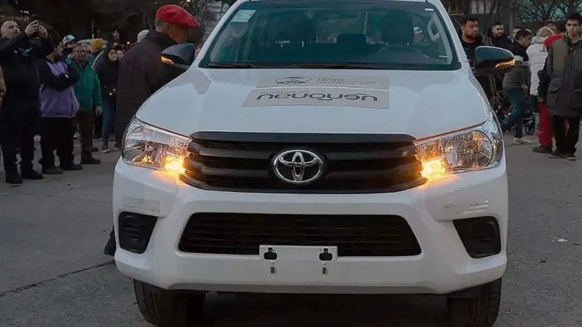 Toyota Hilux 4x4 cero kilómetro. Chos Malal de tiesta.