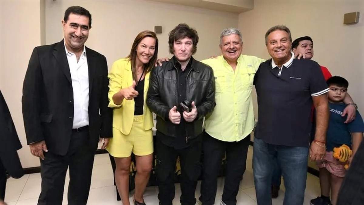 José Luis Artaza, Brenda Buchiniz, Javier Milei, Carlos Eguía. Fuente: (LMNequén)