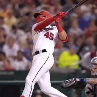 Joey Meneses debuta con jonrón y victoria en las Grandes Ligas